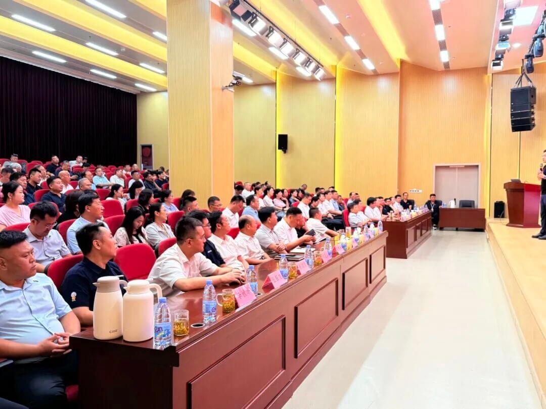济宁学院200人代表团莅临山东融发各产教融合基地参观交流